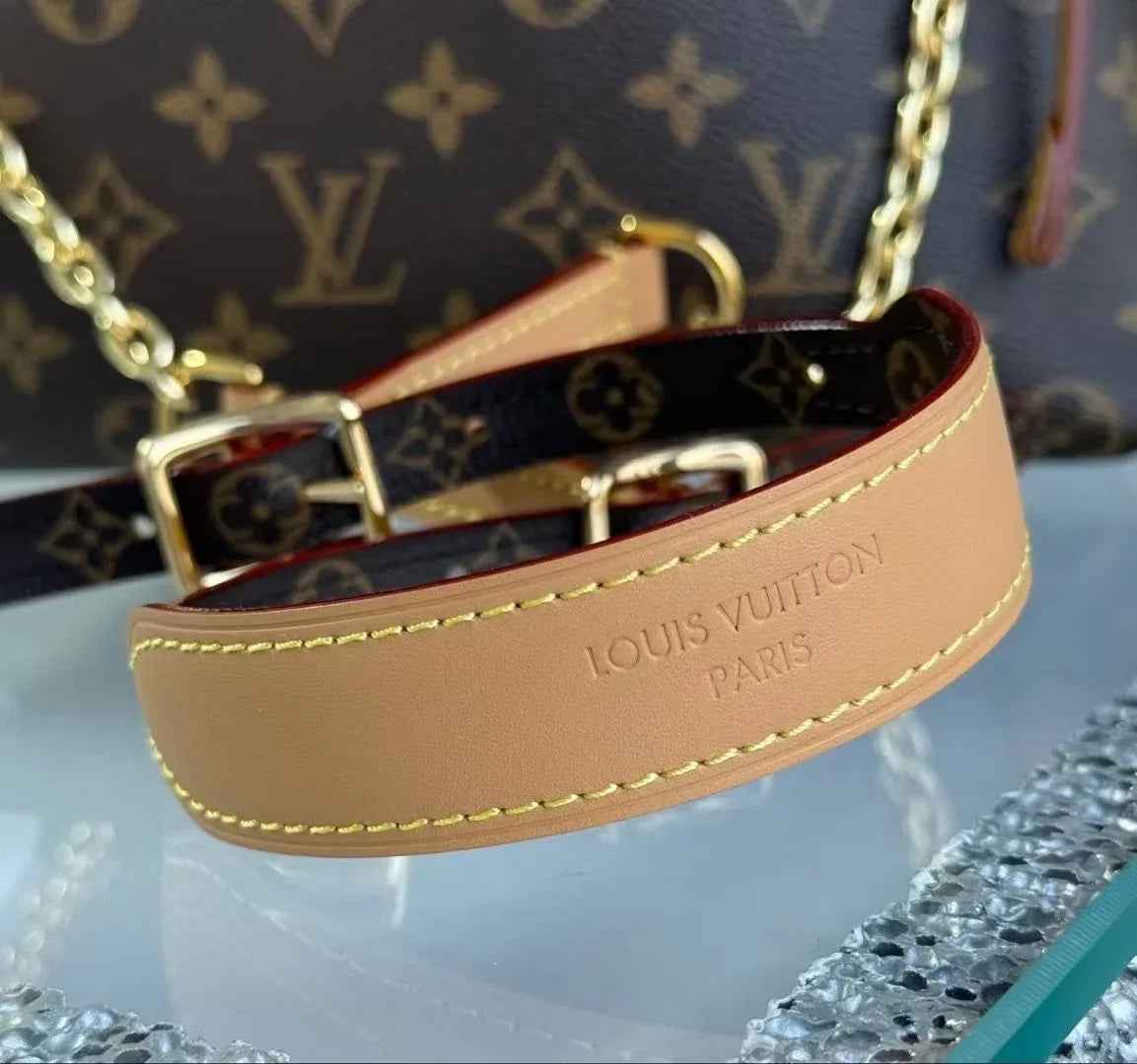 Bandoulière 30 in Monogram