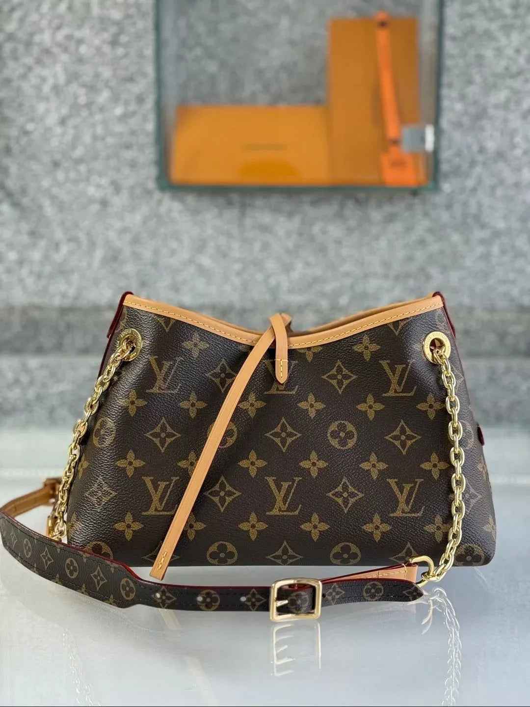 Bandoulière 30 in Monogram