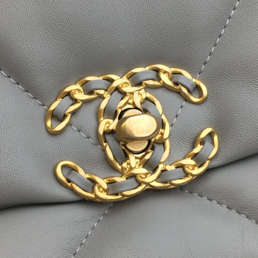 Chanel Medium Grey Lambskin 19 Flap Bag - Image 11
