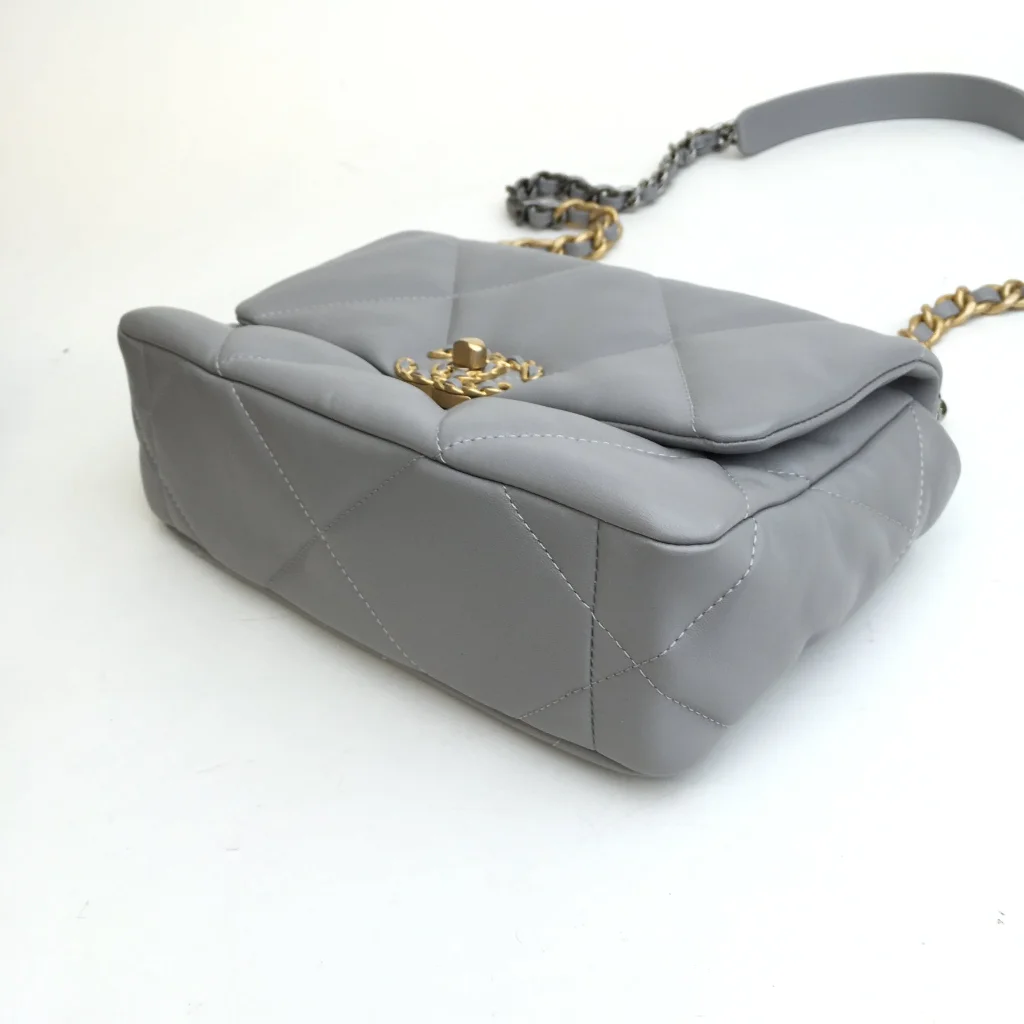 Chanel Medium Grey Lambskin 19 Flap Bag - Image 9